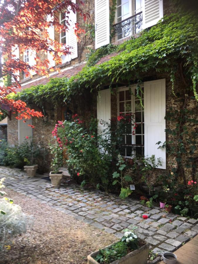 Bed and Breakfast Le Cedre Bleu Grosrouvre Exteriér fotografie