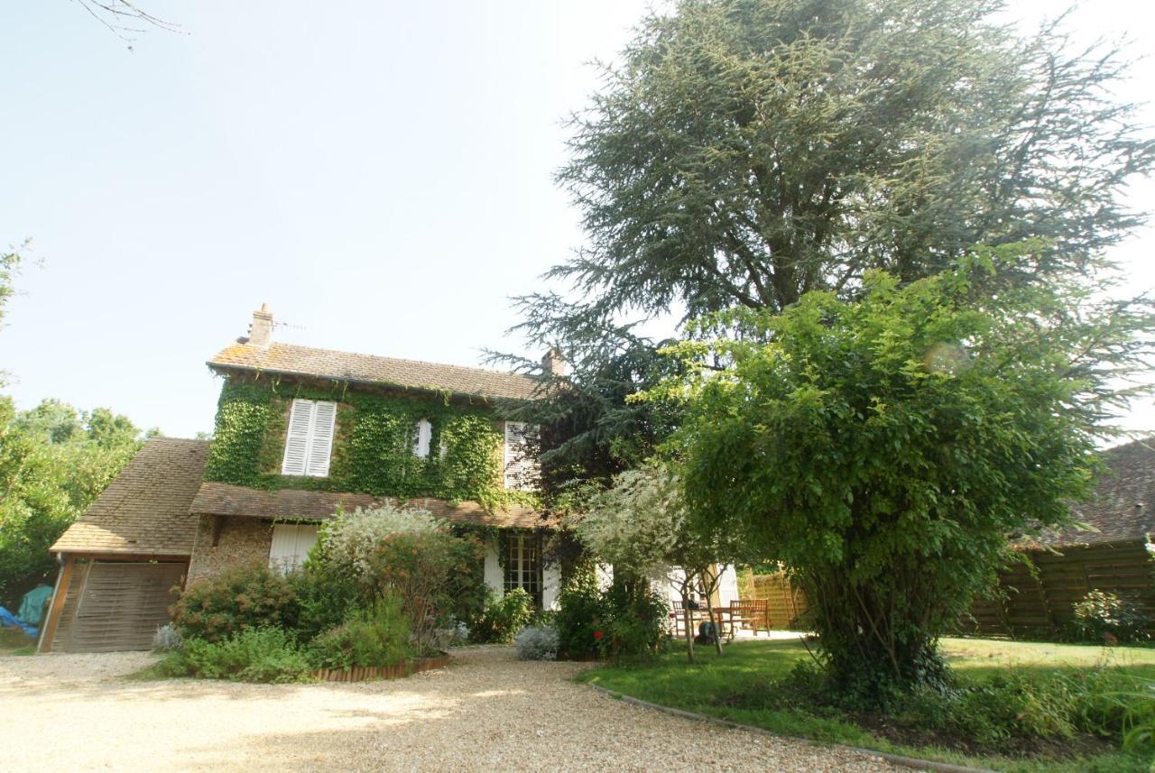 Bed and Breakfast Le Cedre Bleu Grosrouvre Exteriér fotografie